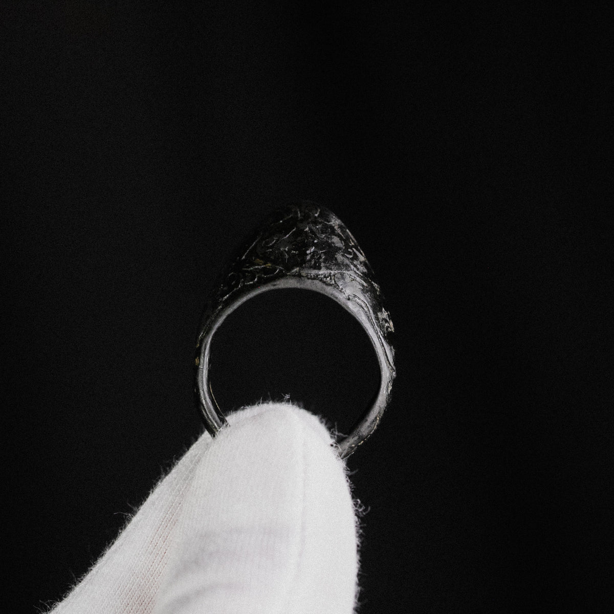 Medieval Bronze Archer's Thumb Ring – 'Sagitta' (11th–12th CE) — view 10
