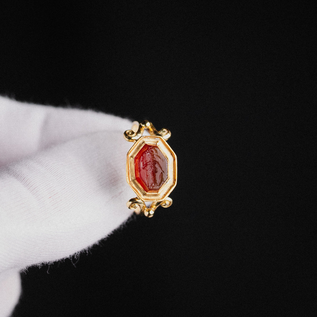 Roman Carnelian Intaglio Ring of Minerva in Victorian Gold Mount – 'Minerva' (2nd–3rd CE, Mount 19th CE) — view 8