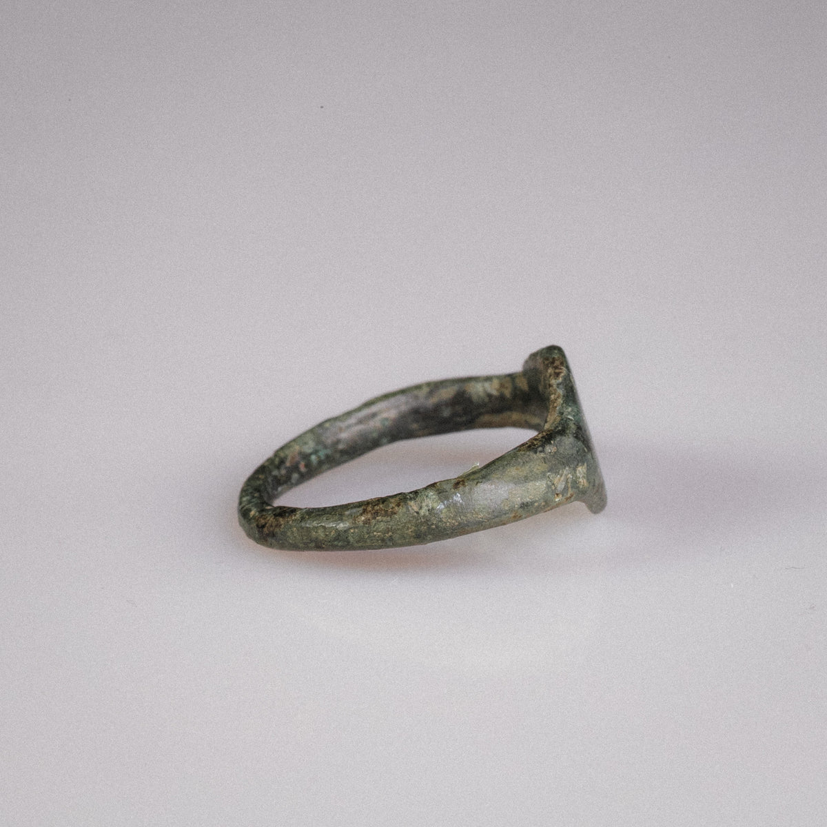 Roman Bronze Legionary Ring with Numeral VII – 'Septimus' (1st–3rd CE) — view 3