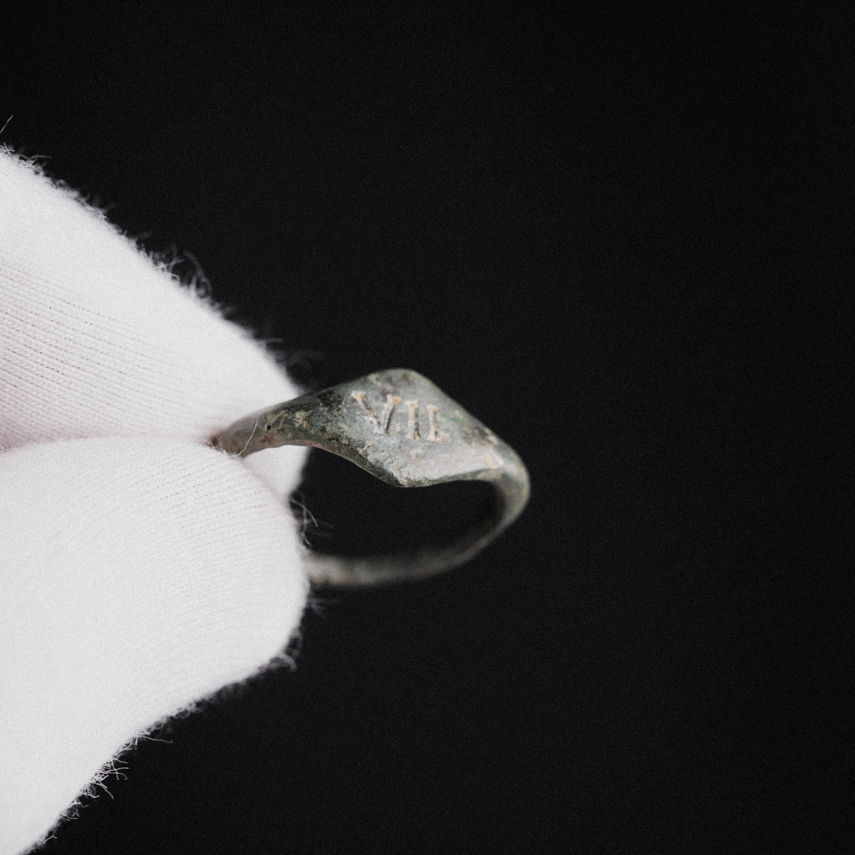 Roman Bronze Legionary Ring with Numeral VII – 'Septimus' (1st–3rd CE) — view 7