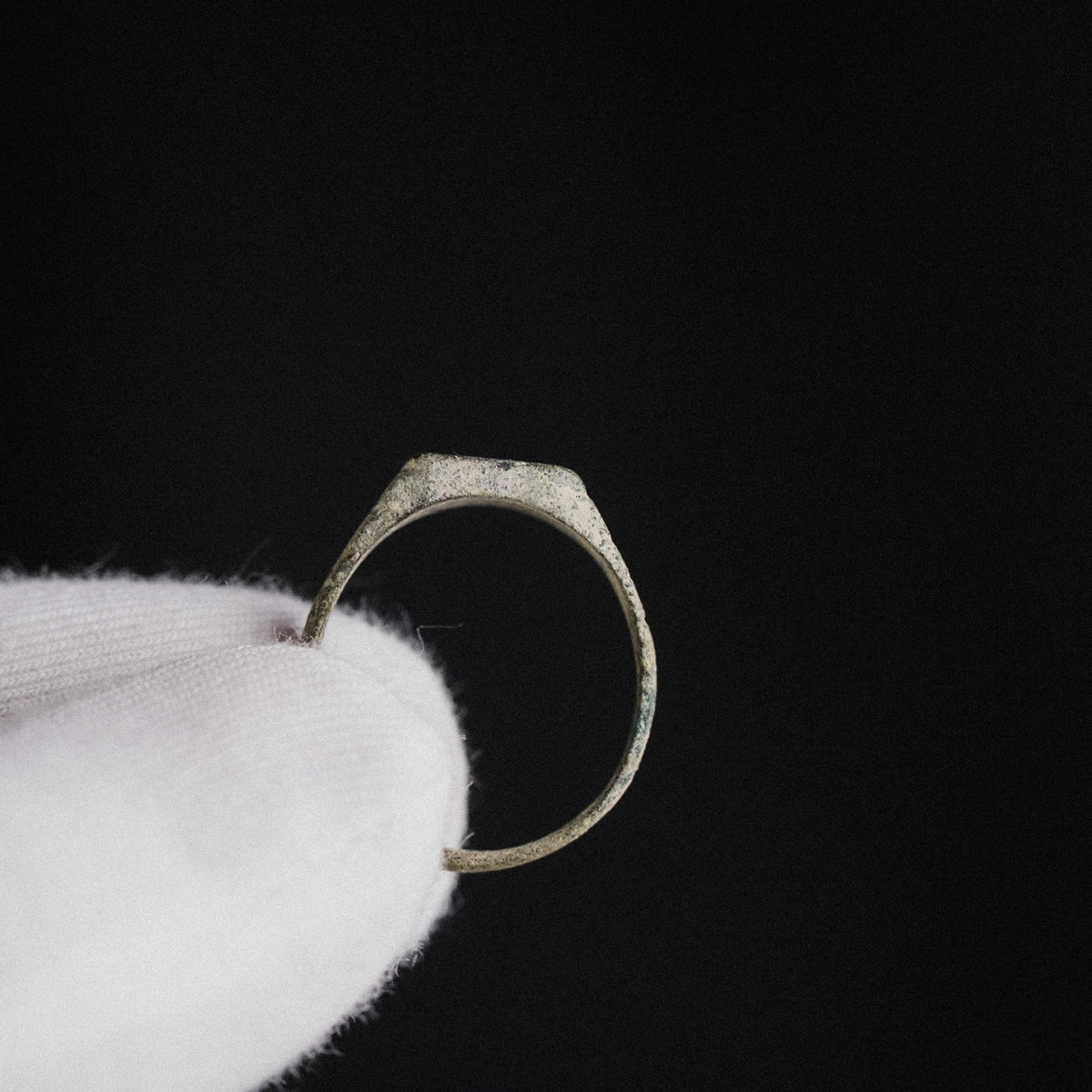 Medieval Bronze Flower Seal Ring – 'Florinus' (11th–13th CE) — view 8
