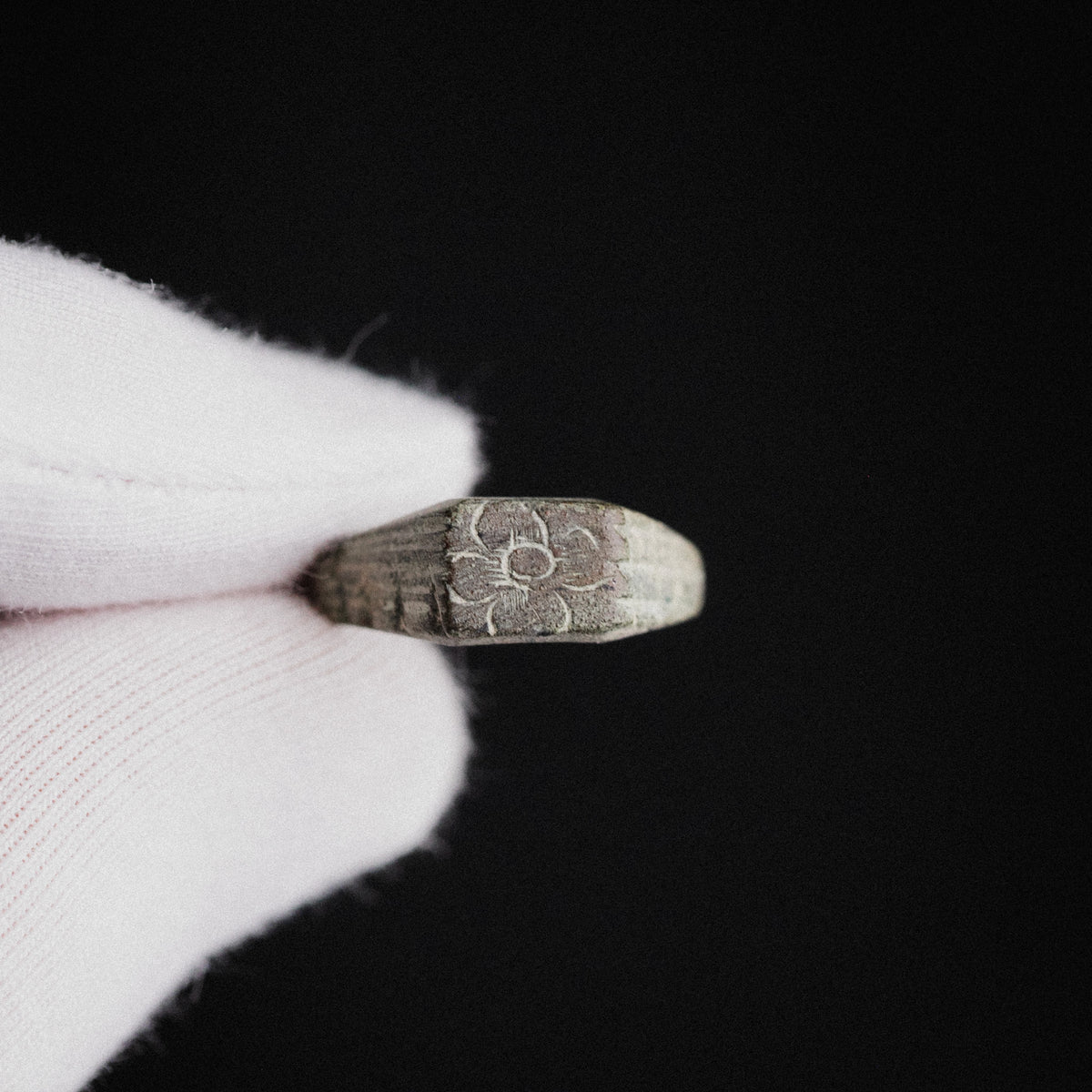 Medieval Bronze Flower Seal Ring – 'Florinus' (11th–13th CE) — view 9