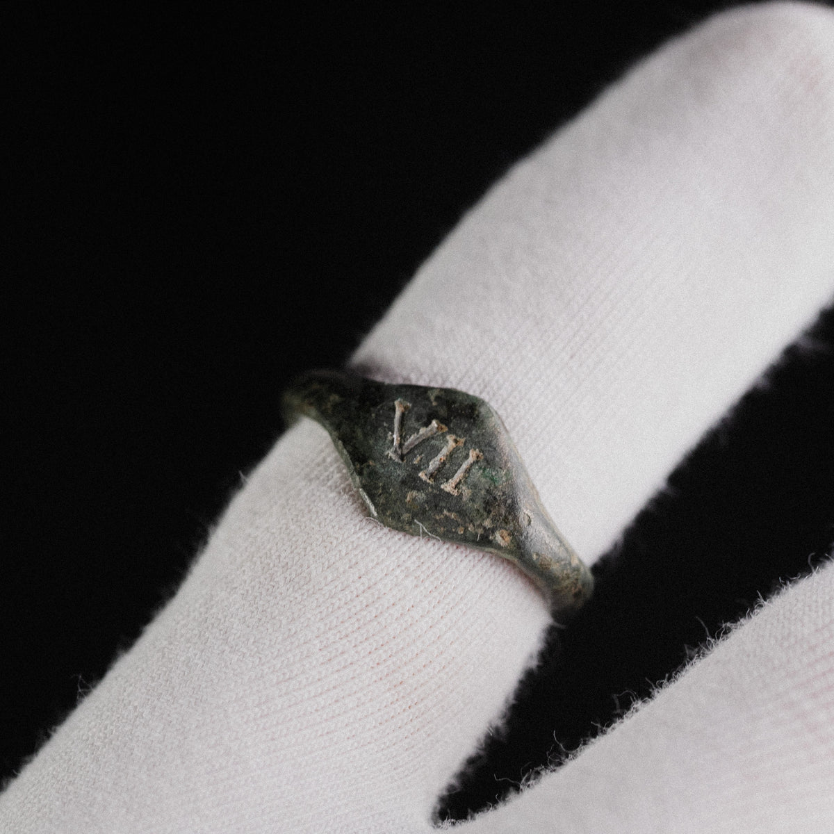 Roman Bronze Legionary Ring with Numeral VII – 'Septimus' (1st–3rd CE) — view 10