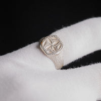 Medieval Silver Signet Ring with Quatrefoil Motif – 'Quaternus' (12th–14th Ce) — detail view