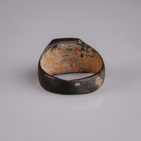 Medieval Bronze Geometric Signet Ring – 'Intercisus' (9th–13th CE) — view 4