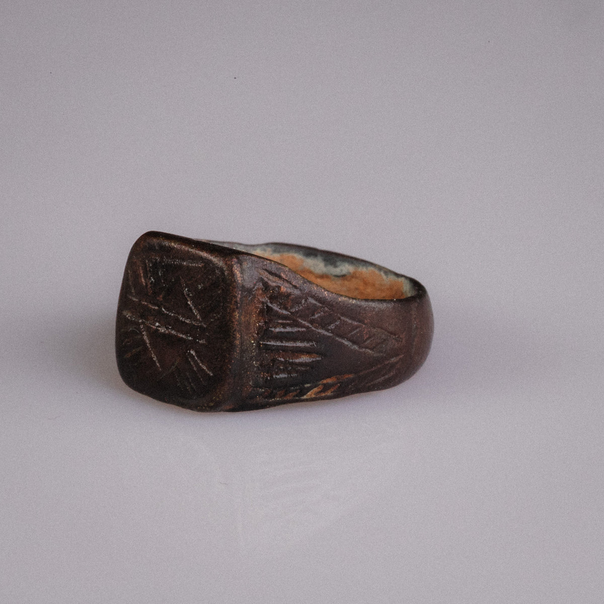 Medieval Bronze Geometric Signet Ring – 'Intercisus' (9th–13th CE) — view 6