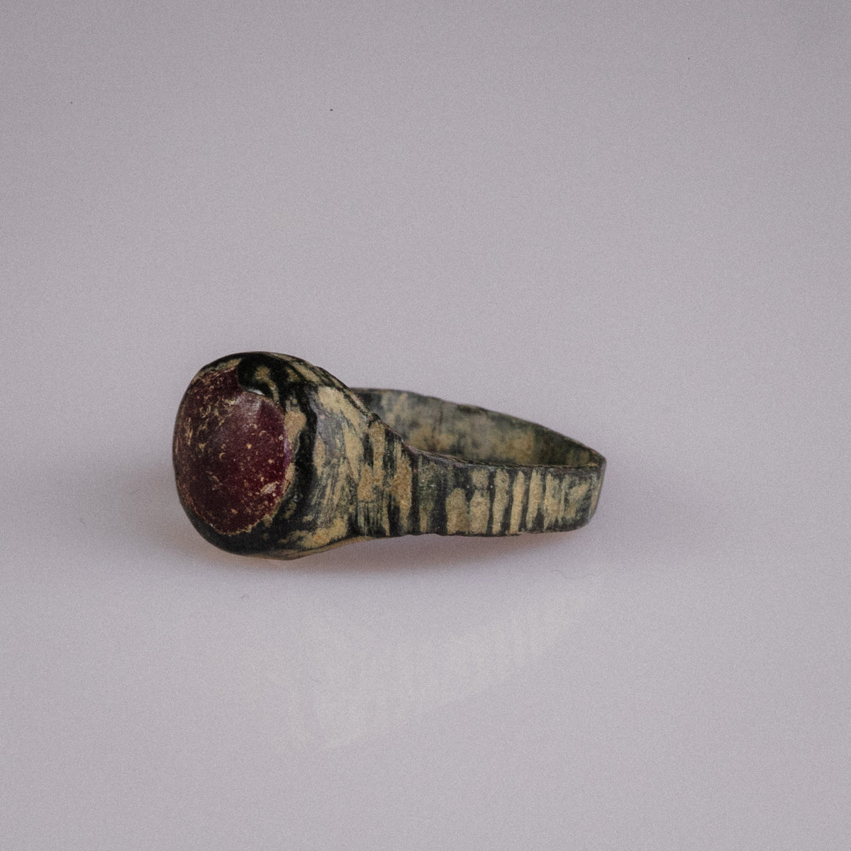 Medieval Bronze Ring with Red Glass Cabochon – 'Carminis' (9th–14th CE) — view 7
