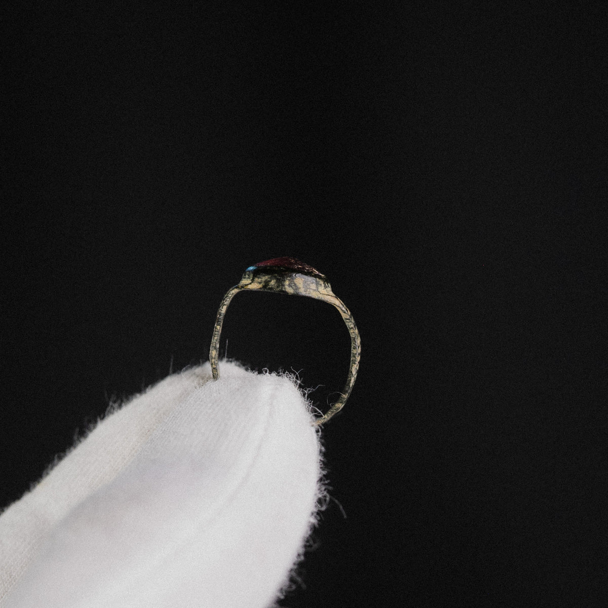 Medieval Bronze Ring with Red Glass Cabochon – 'Carminis' (9th–14th CE) — view 10