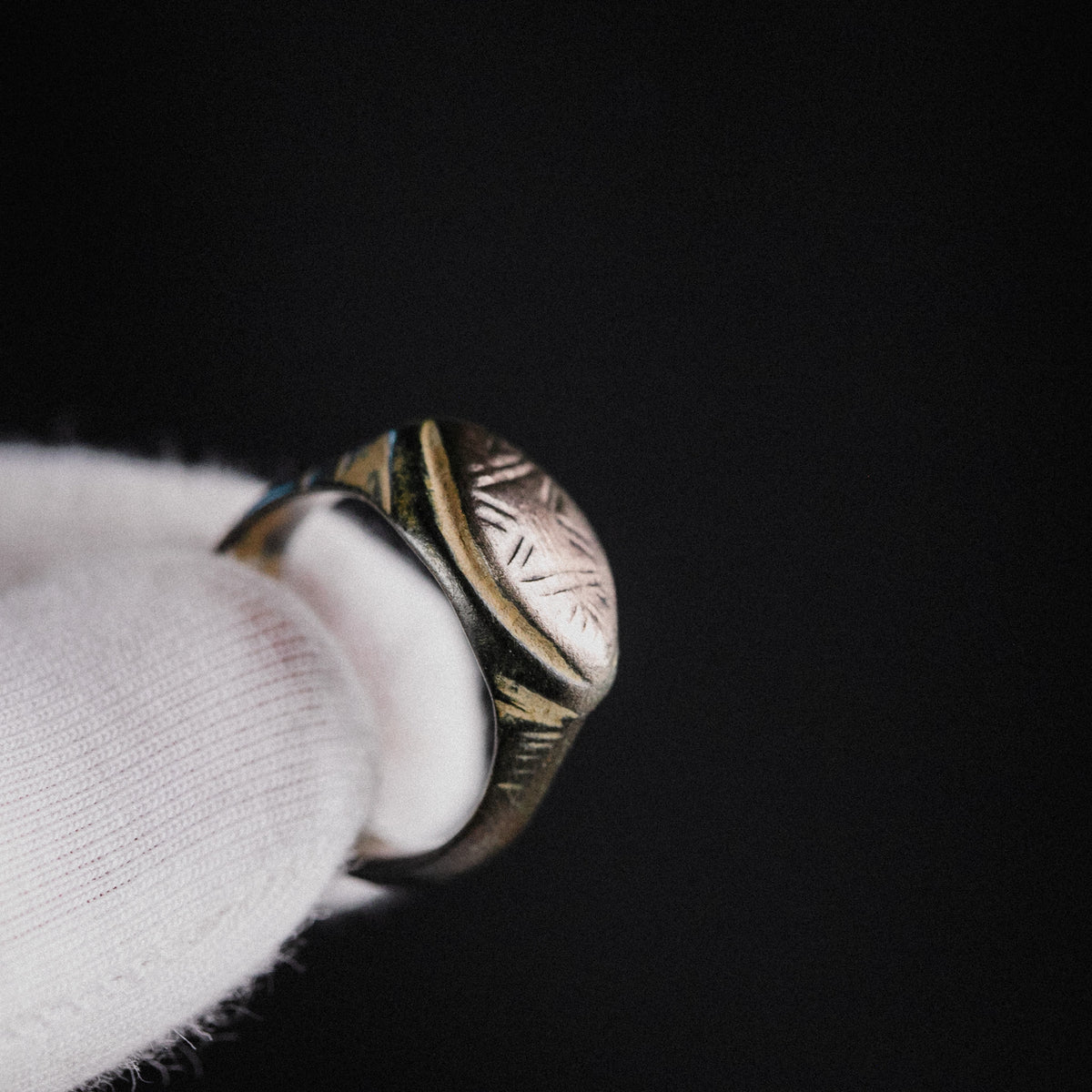 Medieval Bronze Geometric Signet Ring – 'Radiatus' – Semi Restored (9th–13th CE) — view 2