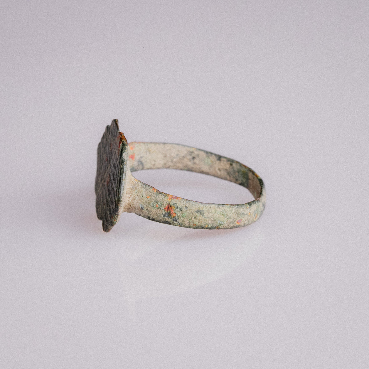 Medieval Bronze Geometric Signet Ring – 'Reticulus' (10th–13th CE) — view 5