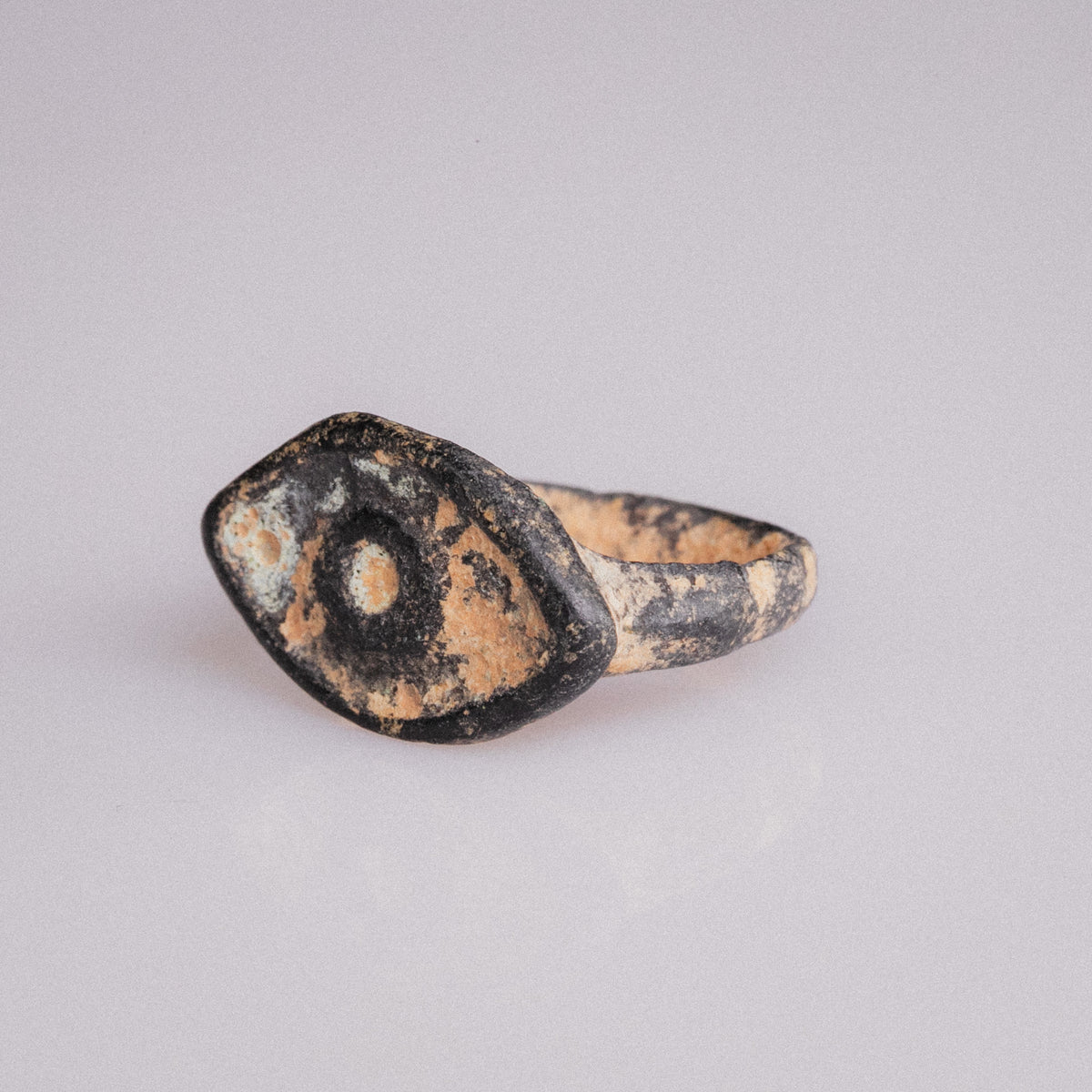 Late Roman Bronze Enamelled Signet Ring – 'Orbiculus' (3rd–4th CE) — view 6