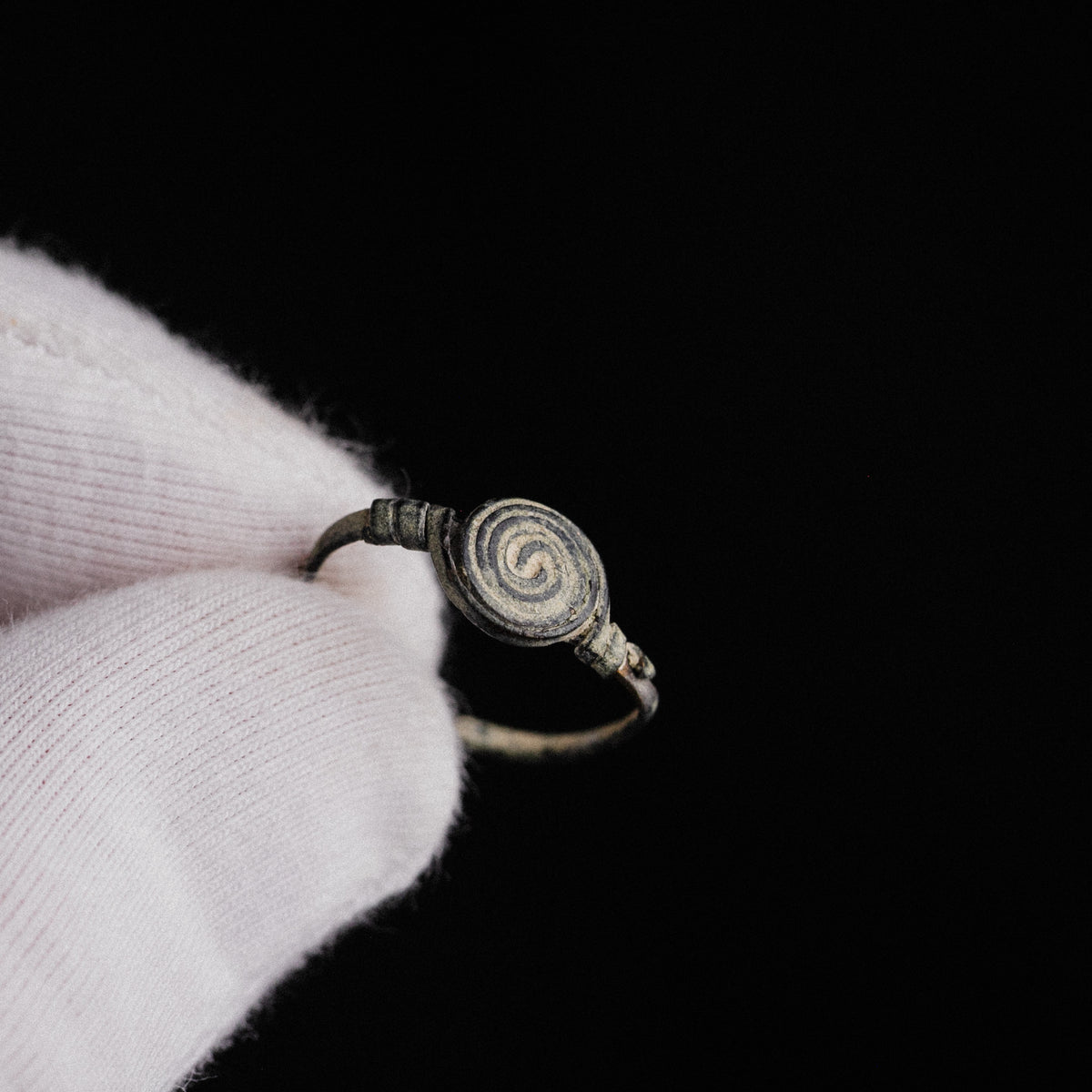 Roman Bronze Ring with Spiral Bezel – 'Spiralis' (1st–3rd CE) — view 7
