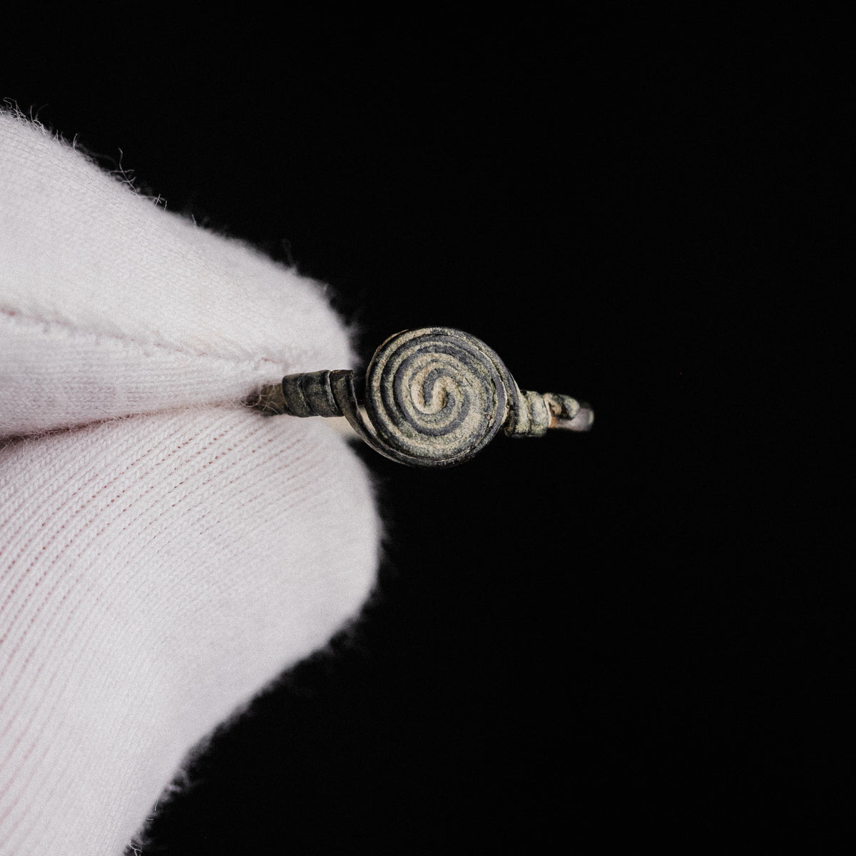 Roman Bronze Ring with Spiral Bezel – 'Spiralis' (1st–3rd CE) — view 9
