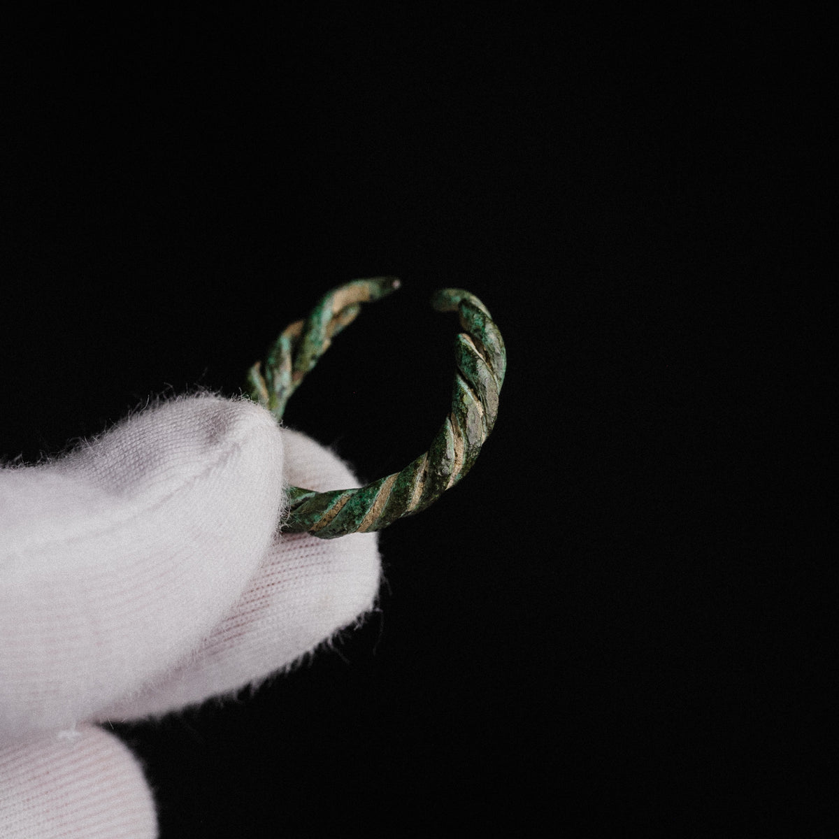 Viking Age Nordic Bronze Twisted Wire Ring – 'Eirik' (8th–11th CE) — view 8
