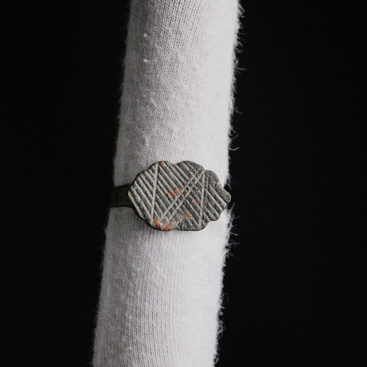 Medieval Bronze Geometric Signet Ring – 'Reticulus' (10th–13th CE) — view 10