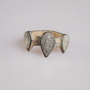 Medieval bronze ring 'Trivena' front view showing three upstanding shield-shaped bezels