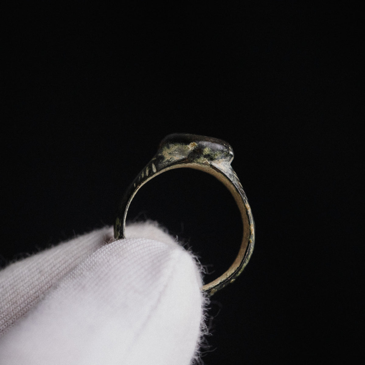 Medieval Bronze Ring - 'Wistan' (4th–12th c. CE) EU 54 / US 6.75