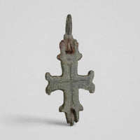 P-43-B: bronze cross pendant, object view 2