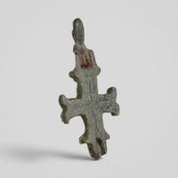 P-43-B: bronze cross pendant, object view 3