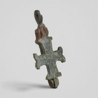 P-43-B: bronze cross pendant, object view 5