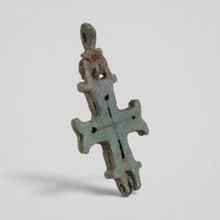 P-44-B: bronze cross pendant, object view 3