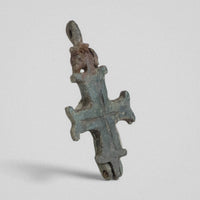 P-44-B: bronze cross pendant, object view 5
