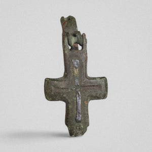 P-45-B: bronze cross pendant, object view 2
