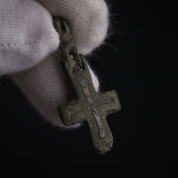 P-45-B: bronze cross pendant, object view 6