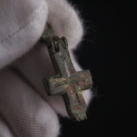 P-45-B: bronze cross pendant, object view 7