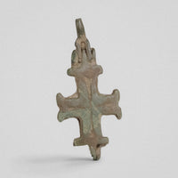 P-46-B: bronze cross pendant, object view 3