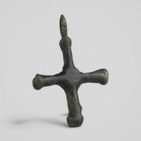 P-47-B: bronze cross pendant, object view 1
