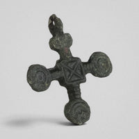 P-49-B: bronze cross pendant, object view 3