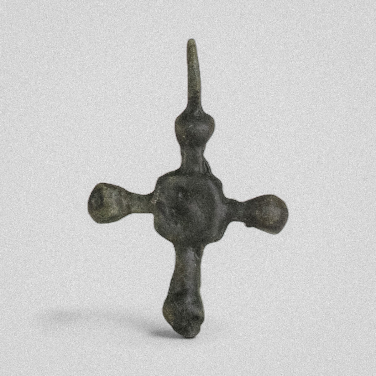 P-50-B: bronze cross pendant, object view 3