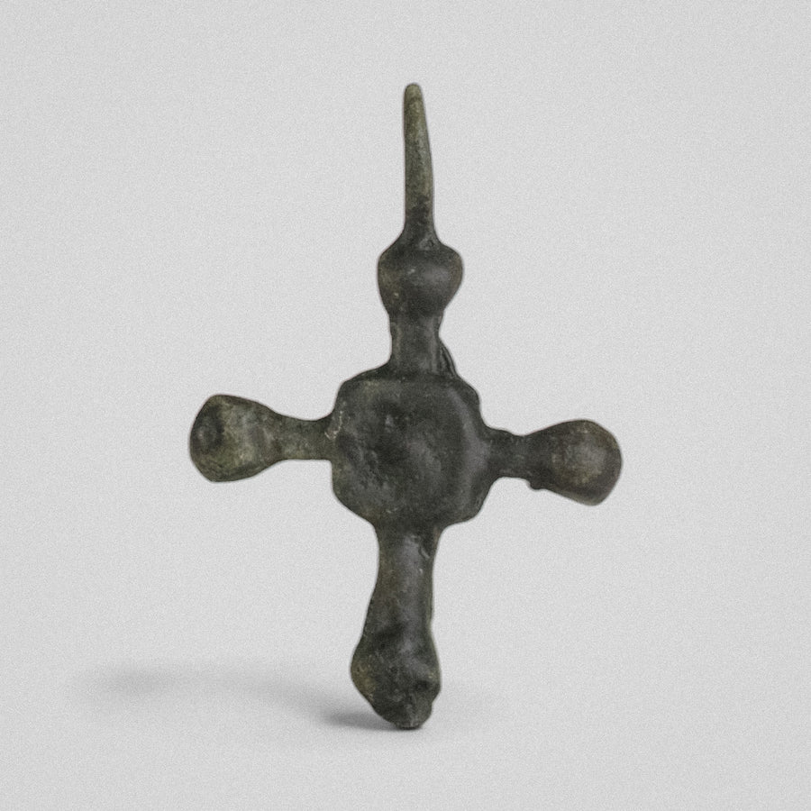 P-50-B: bronze cross pendant, object view 3