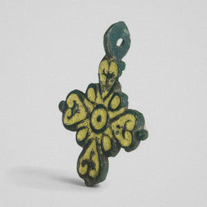 P-51-B: bronze cross pendant, object view 5