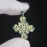 P-51-B: bronze cross pendant, object view 6