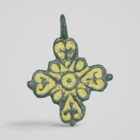 P-51-B: bronze cross pendant, object view 8