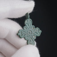 P-51-B: bronze cross pendant, object view 9