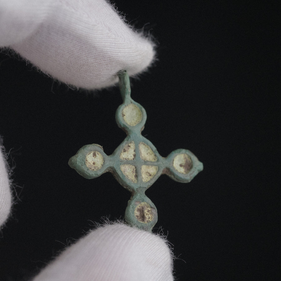 P-52-B: bronze cross pendant, object view 1