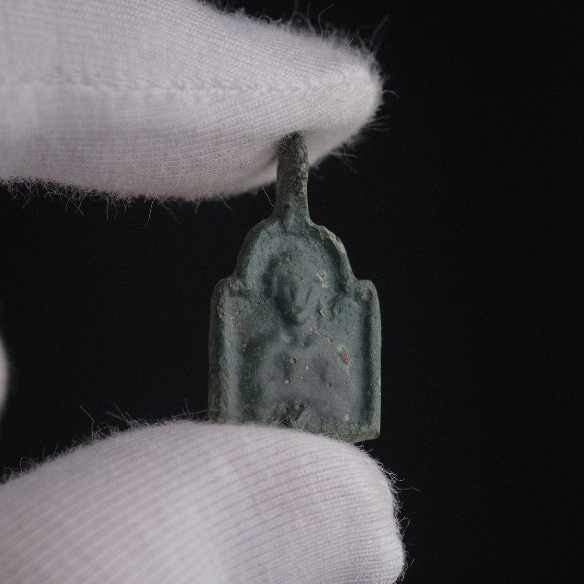 P-54-B: bronze icon pendant, object view 3