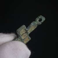 P-56-B: bronze cross pendant, object view 3