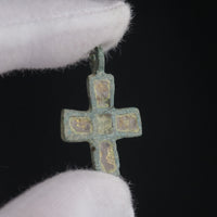 P-56-B: bronze cross pendant, object view 4
