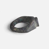 Roman bronze ring 'Hesperia' shows its broad inner shoulder and the back of the hoop at an angle.