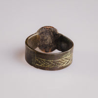 Roman bronze ring Leontios, rear view of the hoop with incised herringbone pattern