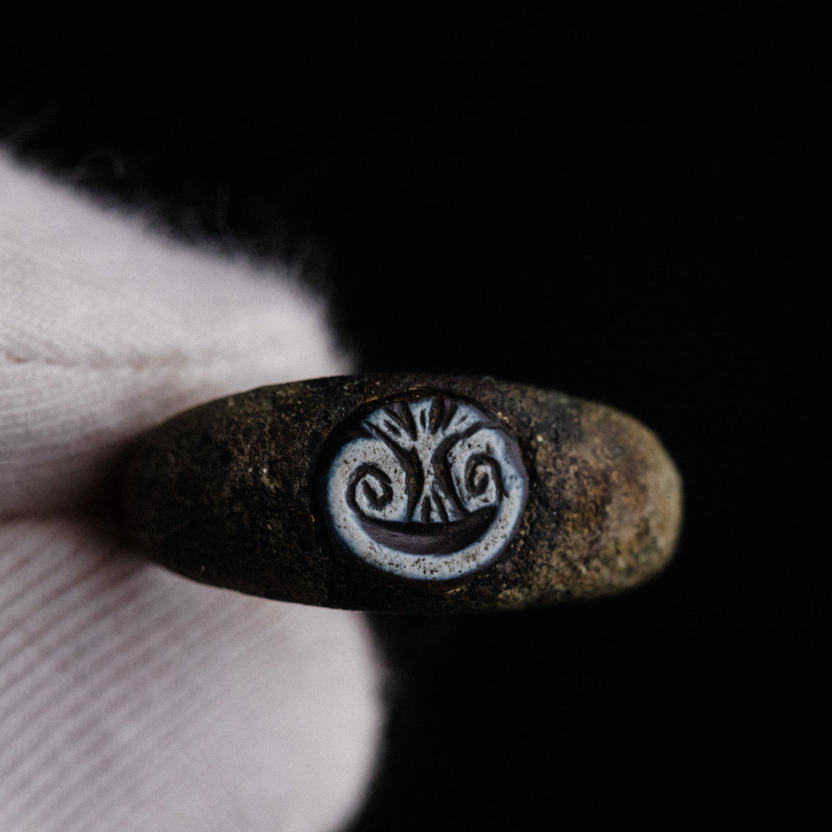 Roman Bronze Ring - 'Volusia' (2nd–3rd c. CE) EU 54 / US 7