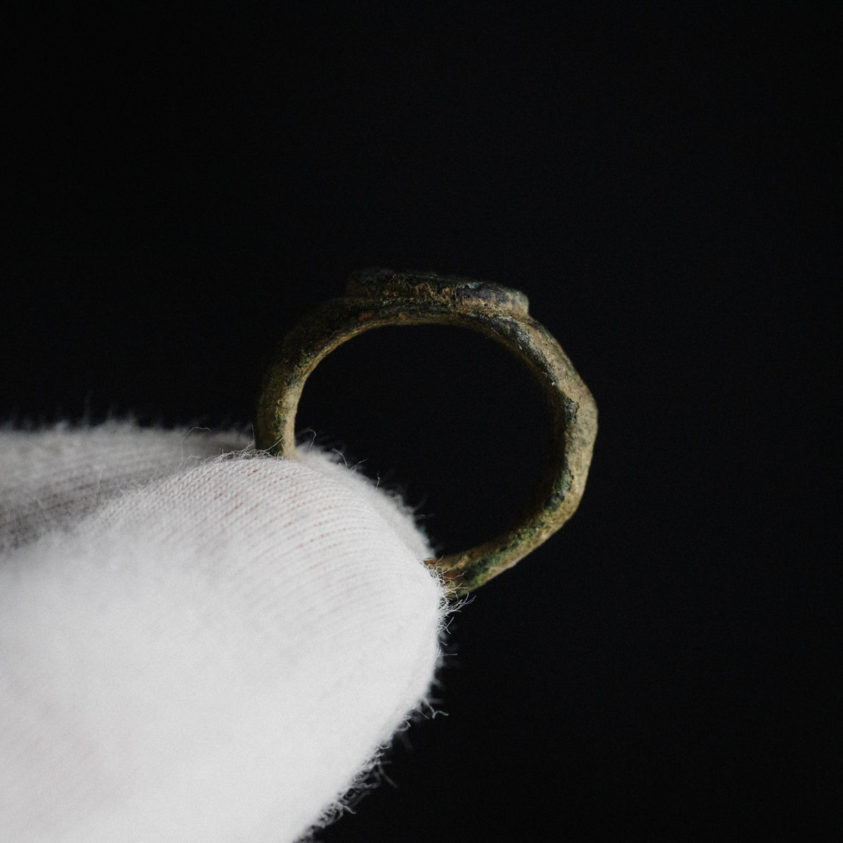 Roman Bronze Ring - 'Numerius' (1st–3rd c. CE) EU 49 / US 5